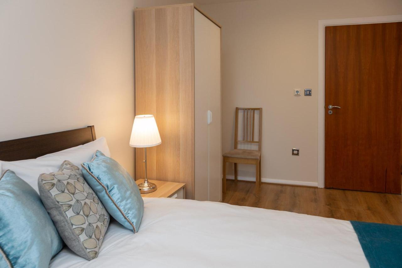 Royal Crossharbour Apartment London
