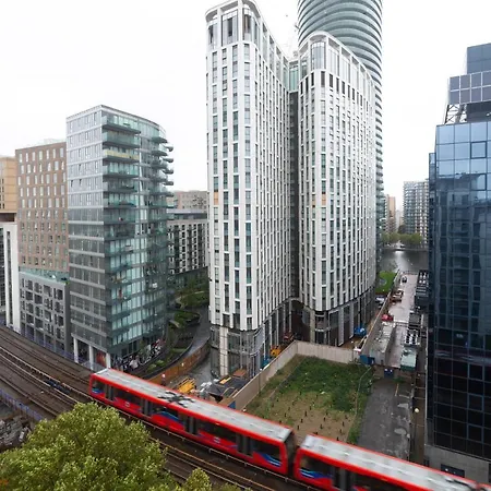 Royal Crossharbour Apartment London Exterior photo